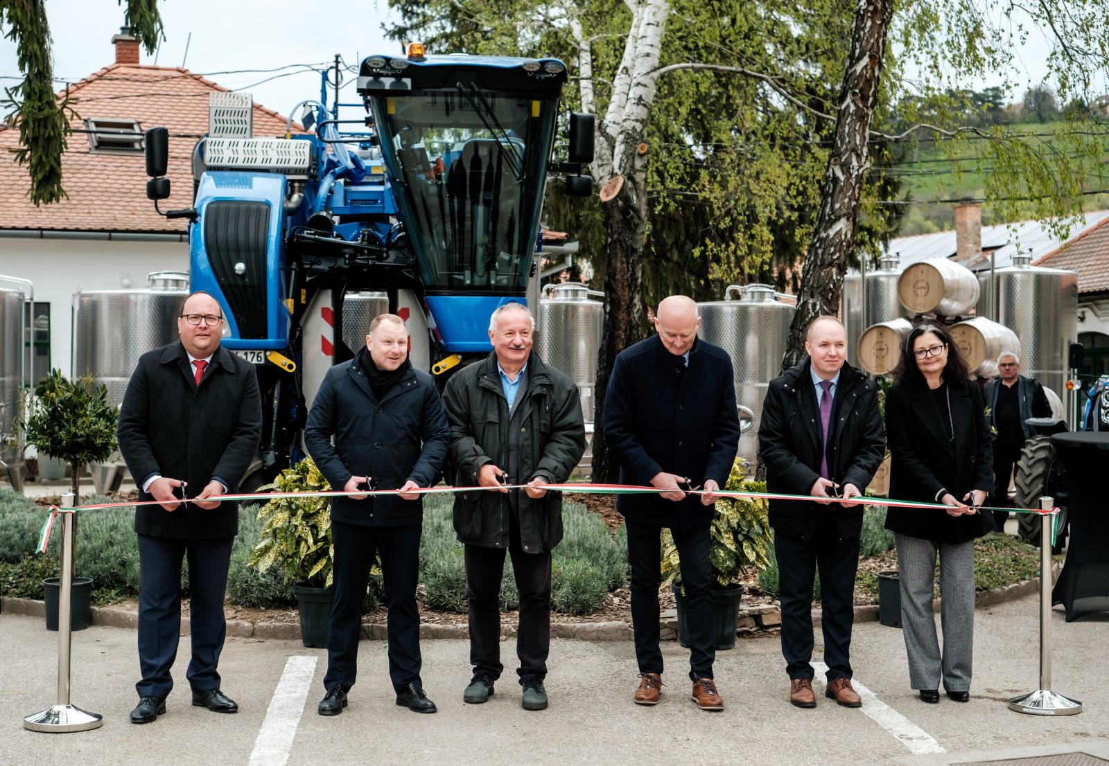 Bemutató üzemi átadó